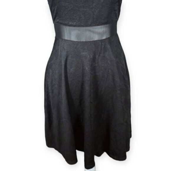 LIBERTY LOVE BLACK DRESS SZ.S EUC.  GORGEOUS DRESS IN EXCELLENT USED CONDITION - Picture 3 of 8